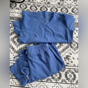 Med couture Peaches scrub set